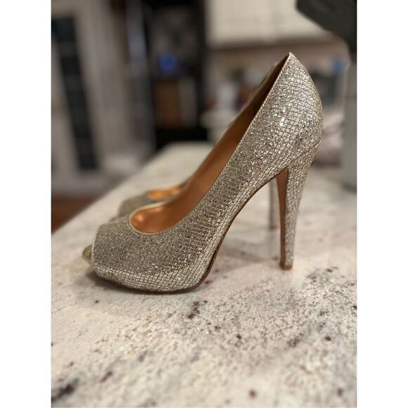 Badgley Mischka Humbie II Gold & Silver Peep Toe Pumps sz 8 - Picture 1 of 5